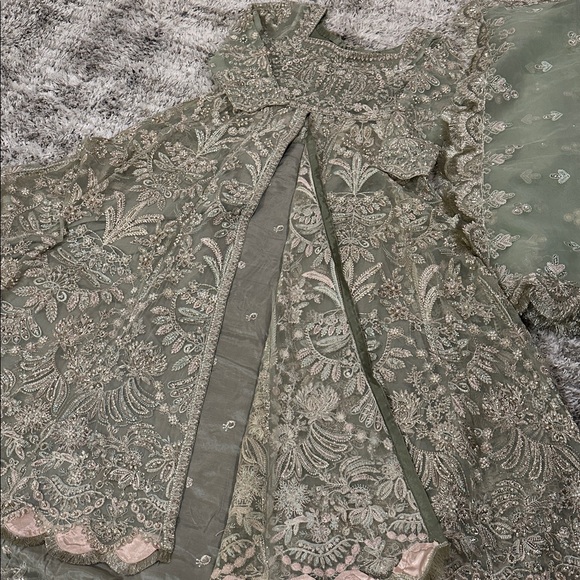 Pakistani designer outfit - Picture 14 of 15